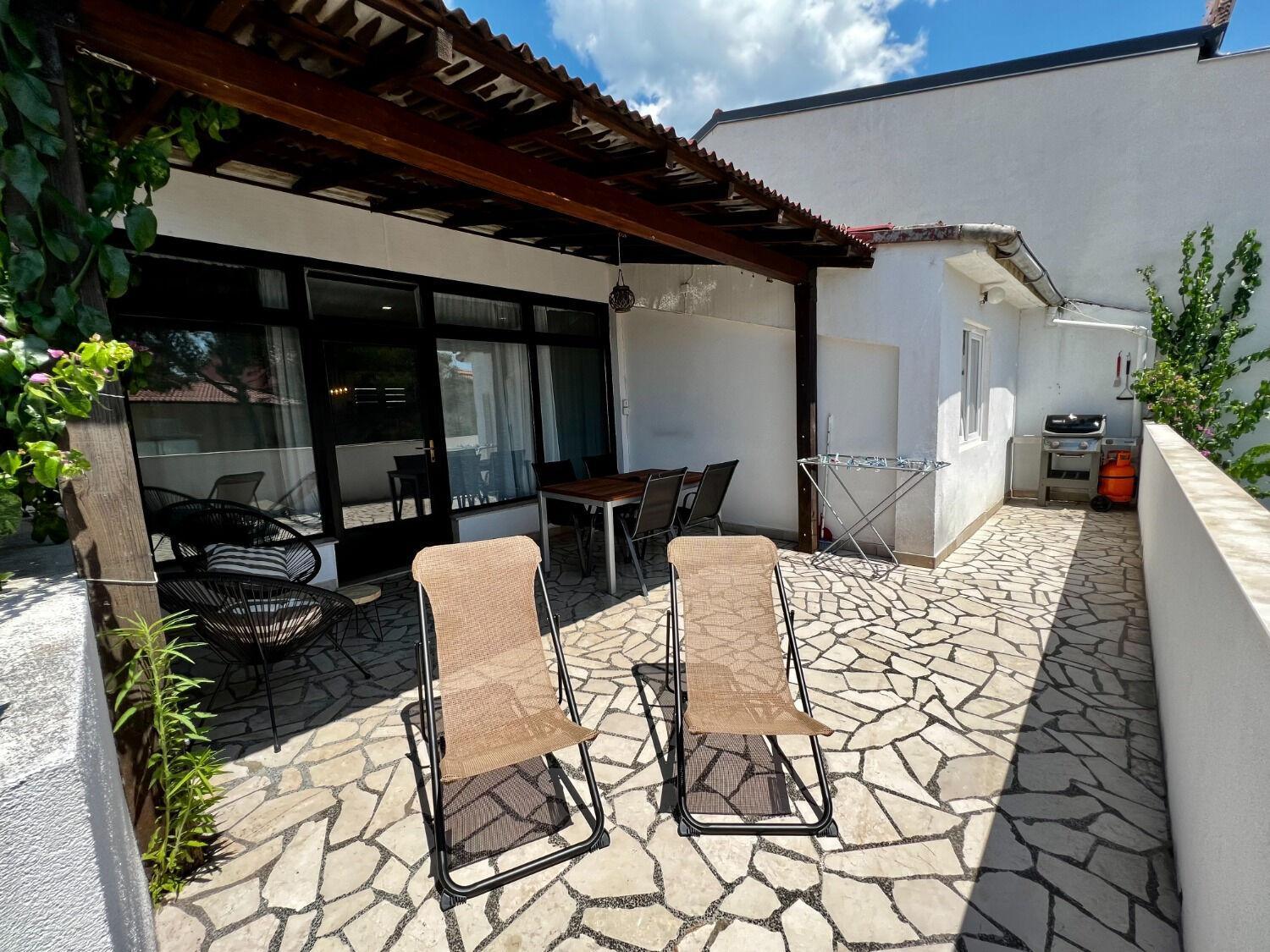 Apartment Denis - Great Location & Large Terrace Makarska Exterior foto